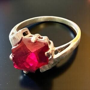 Estate Vintage Art Deco Garnet 10K White Gold Ring size 8 Weight 3g